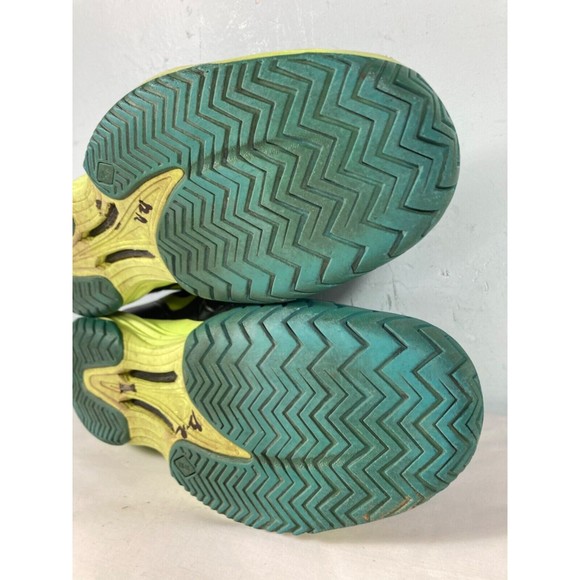 Athletic_Shoes